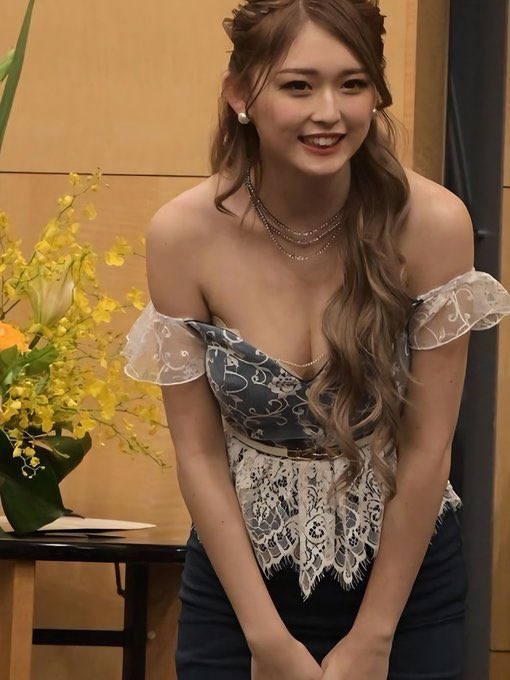 kfhbrn's tweet photo. ゆうちゃみ、よく見たらかなり可愛い https://t.co/HxbJVDF270