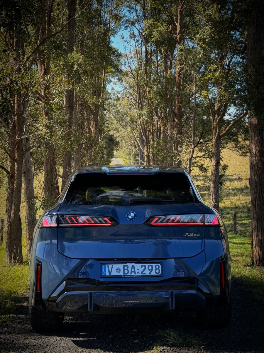 SilviaDraine's tweet photo. Design is subjective. Step out of your comfort zone. BMW’s Neue Klasse blends 1960s inspiration with future tech. The iX3 50 is remarkable: nearly 800 km range, 10–80% charging in 20 minutes, and genuinely fun to drive. https://t.co/9eEyCDooUe