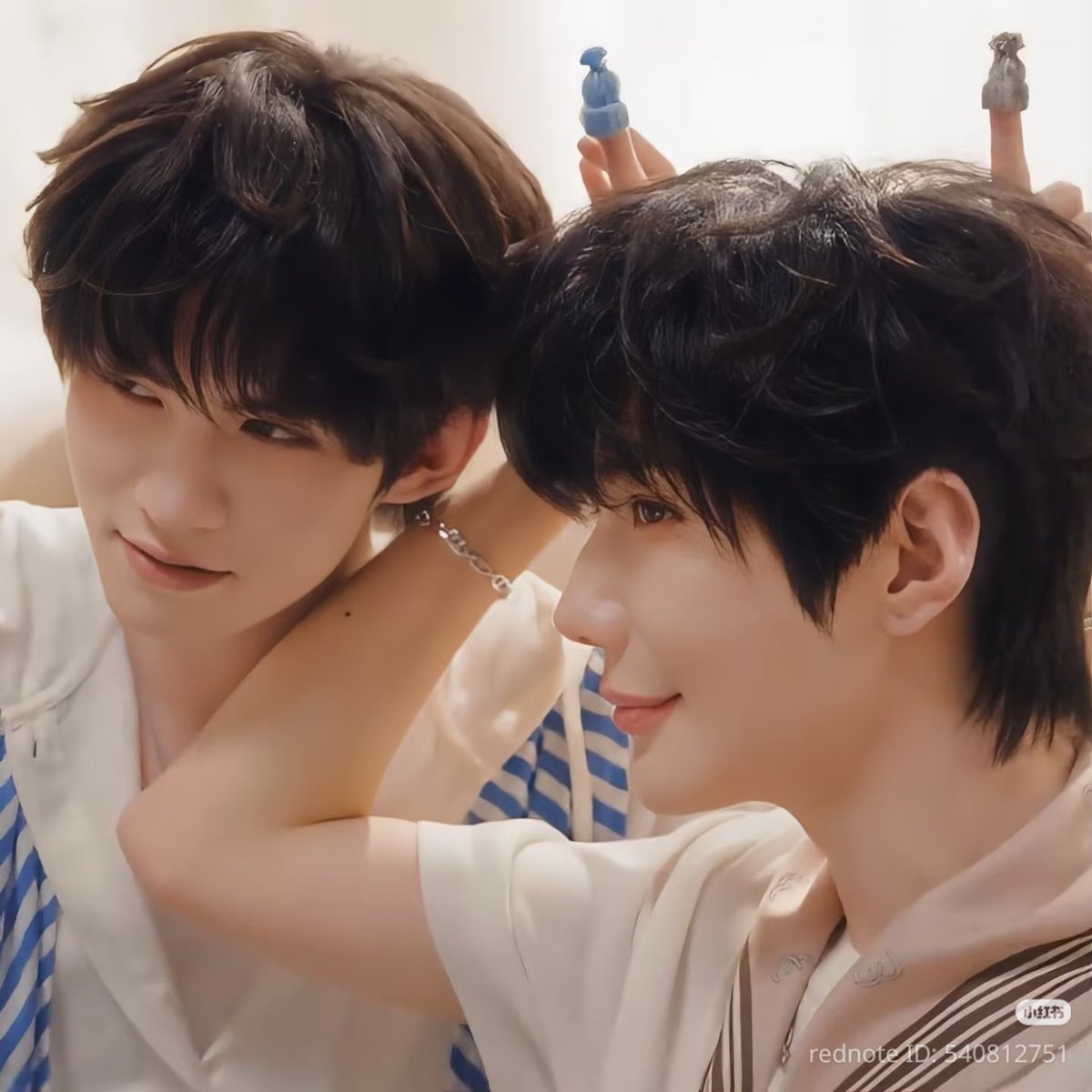 maafcarisiapa's tweet photo. Today marks the 520th day since YunYi first met 🥳😚 two ppl who from the very first moment they looked into each other’s eyes, found something to admire in one another ☺️ after TMS, many ppl thought their story would simply come to end but Yunqi and Yiran — Jiahui and Pupu— the two people who lived through it themselves, didn’t want to let something so genuine simply fade away 🥹 I still remember how happy they looked during that live at the end of December, when they told us they had something they would be working on together. And now look how far they both have come, walking this journey side by side 🫂

YunYi, your children aren’t just human anymore. You both have a dog and a cat to raise too! 😂 so here’s my loving curse : 
Stay together, stay close, and don’t even think about running away from each other! 🤭 XXH, Star, and Douya are all watching! 🐶🐱🩵