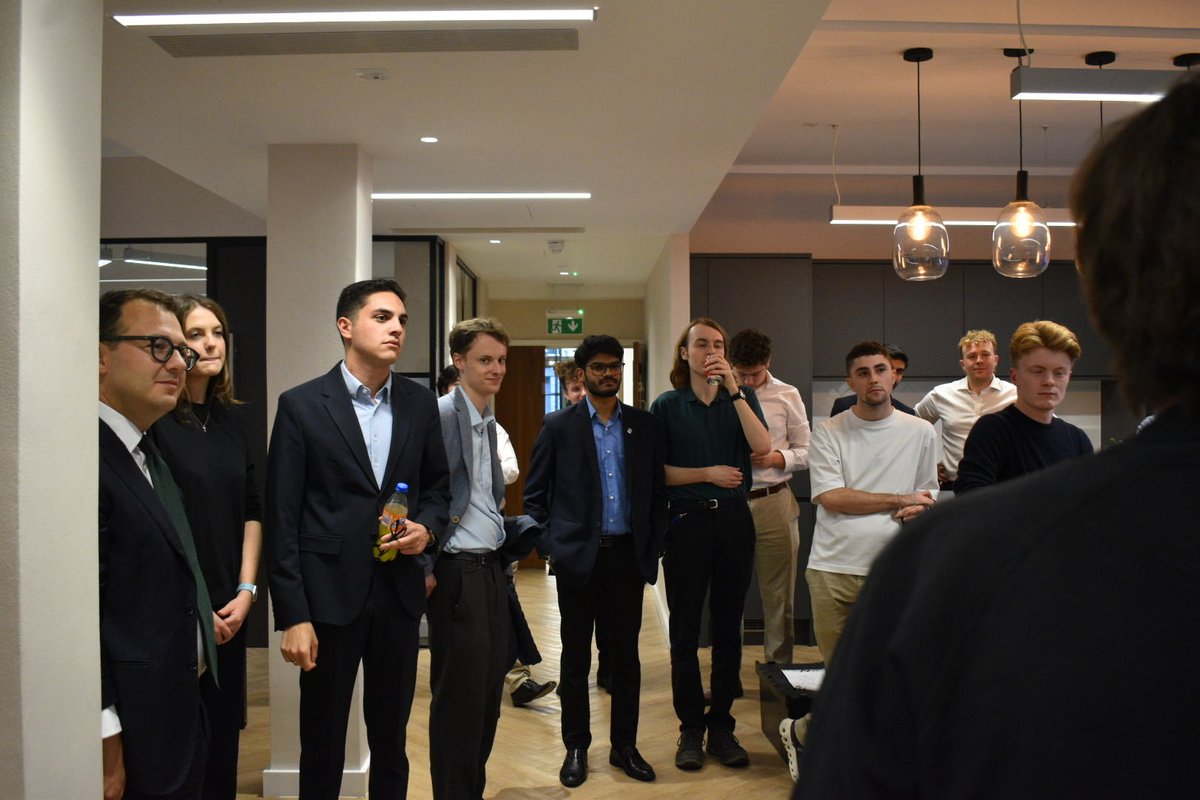 Young_Tories's tweet photo. New HQ, Who Dis? 👀

Last night YCs took over new CCHQ with @jackmrankin telling as many people as we could that annual party membership for under 30s is 50% off 👀

If you’re under 30, there’s never been a better time to join. 🫡 https://t.co/oDhovNF2wA