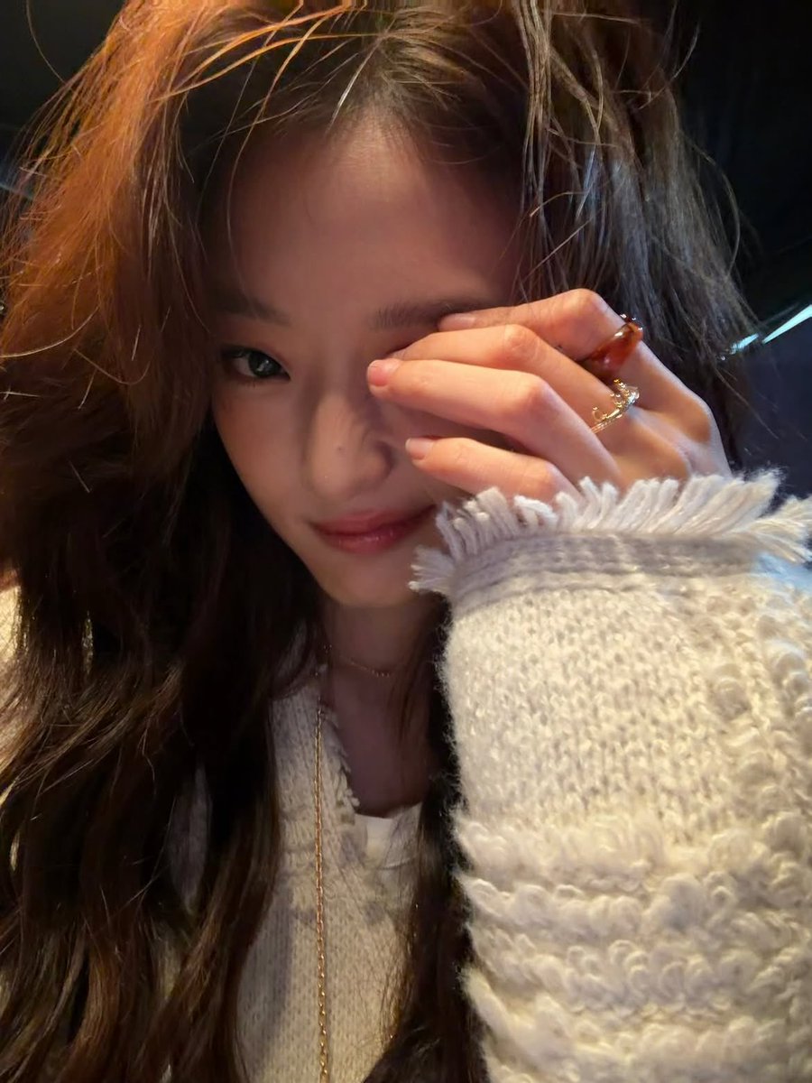 osskcool's tweet photo. 사진에서 여자 향수 냄새남 https://t.co/3BJOQUjReM