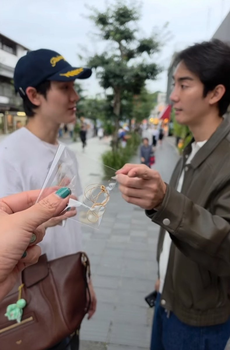 FangrlZone's tweet photo. หน้าชัด หลังเป็นแฟนกัน🫣🤭 https://t.co/TJS8ay4Px9