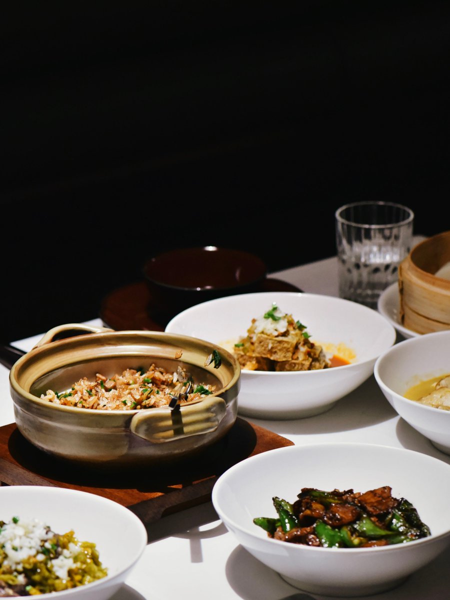 cedaf916409's tweet photo. Late-night snack session: warm pork bone soup with spring onion oil rice, a tiny bowl of comfort only found in a neighborhood eatery when the city falls quiet.， https://t.co/LBhav0iTBp