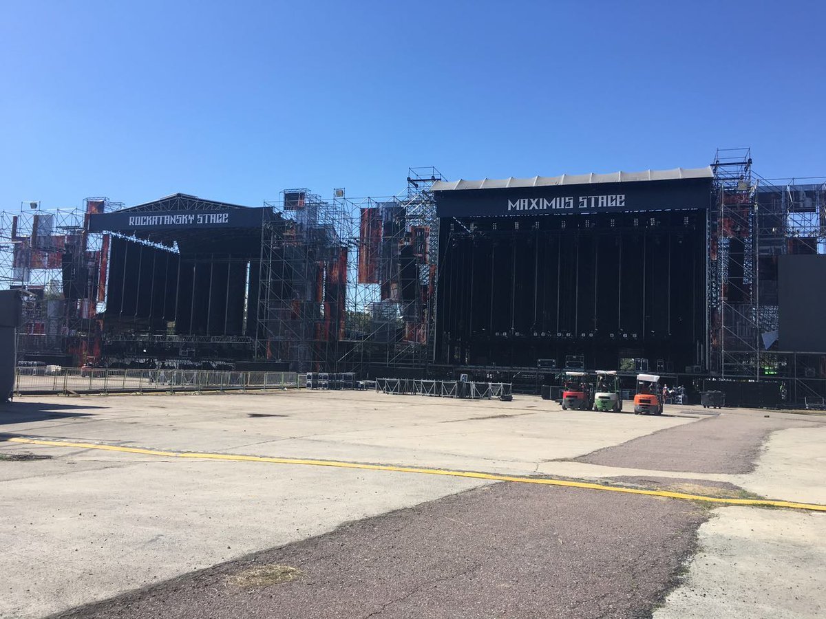 AcostaMzk's tweet photo. El 10 de septiembre de 2016, 10 años atrás, se realizaba la 1era edición de @MaximusFestArg en #BuenosAires 🇦🇷 donde se presentaron @RSprachrohr ,@Disturbed @hellyeahband ,@marilynmanson ,@Halestorm ,@BlkStoneCherry ,@Shinedown ,@bfmvofficial y @hollywoodundead .

📸 @AcostaMzk https://t.co/n2hS5NFiwk