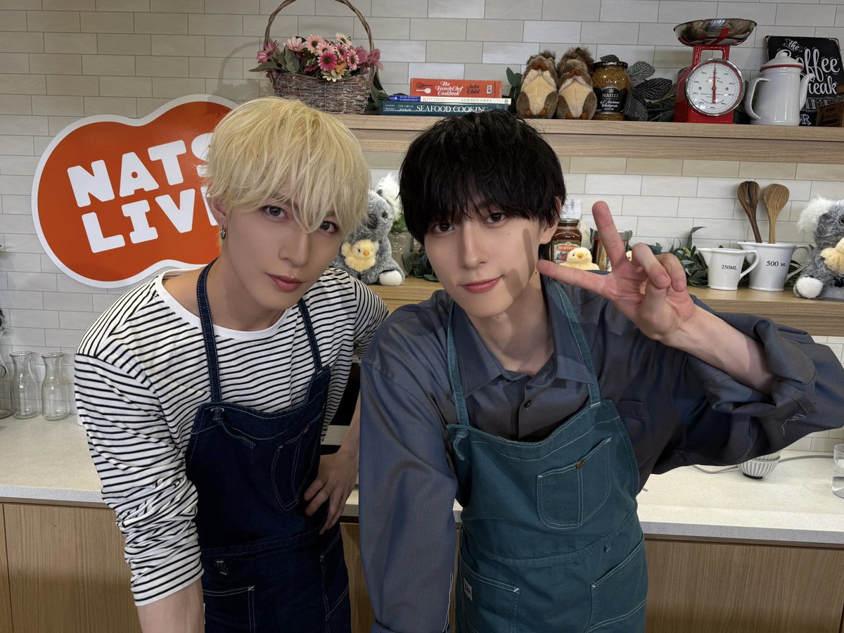 OCTPATHofficial's tweet photo. ［📣］
⁡
この後20時より #NATSLIVE にて
『OCTPATH Transform Diner』の配信がスタート🍳✨
⁡
#高橋わたる と #四谷真佑 が
「OCTPATHちゃんちゃん焼き」に挑戦します！🐟
⁡
𝒄𝒉𝒂𝒓𝒊𝒔𝒎𝒂🌹＆実家暮らし🏠コンビによる
お料理配信をお楽しみに🧑‍🍳💭
⁡
📱「NATSLIVEアプリ」からご視聴可能です！
https://t.co/BAsuX4Maez
⁡
ぜひリアルタイムでお楽しみください！
⁡
@NATSLIVE_app
⁡
#OCTPATH
#OCTPATH_GoTo5th