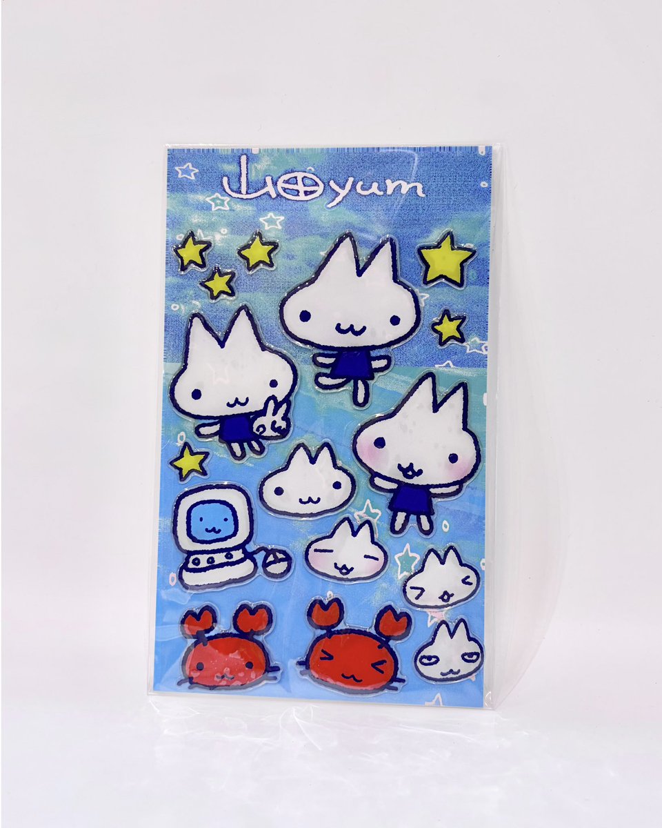 honwaka61's tweet photo. ⭐️New arrival⭐️

山田yum × HONWAKA
@yumyumyamq × @honwaka61 

山田yumさんの描く、ゆるくて愛らしい「やむねこちゃん」たちがステッカーになってHONWAKAに登場です⭐️

ぷっくりと立体感のあるステッカーで、いろんな表情のやむねこちゃんや星、カニなど、かわいいモチーフがぎゅっと詰まった一枚🩵

スマホやPC、小物など、お好きなところに貼ってお楽しみください♪

是非店頭にてご覧くださいませ✨