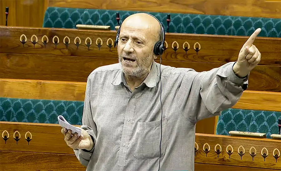 DarKoshal's tweet photo. #NIA opposed regular bail for #Baramulla MP Abdul Rashid Sheikh alias Engineer Rashid in the 2017 J&K conspiracy case linked to stone-pelting. The agency told the Delhi HC that two important witnesses are still to be examined.
#EngineerRashid #NIA #JammuKashmir @RDXThinksThat https://t.co/lWbmUX0meG