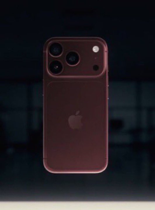 neves0707's tweet photo. 🚨URGENTE: Schjelderup NÃO vai comprar o novo iPhone 18.

"prefiro os 15" diz Schjelderup. https://t.co/CZIWZfPBQV