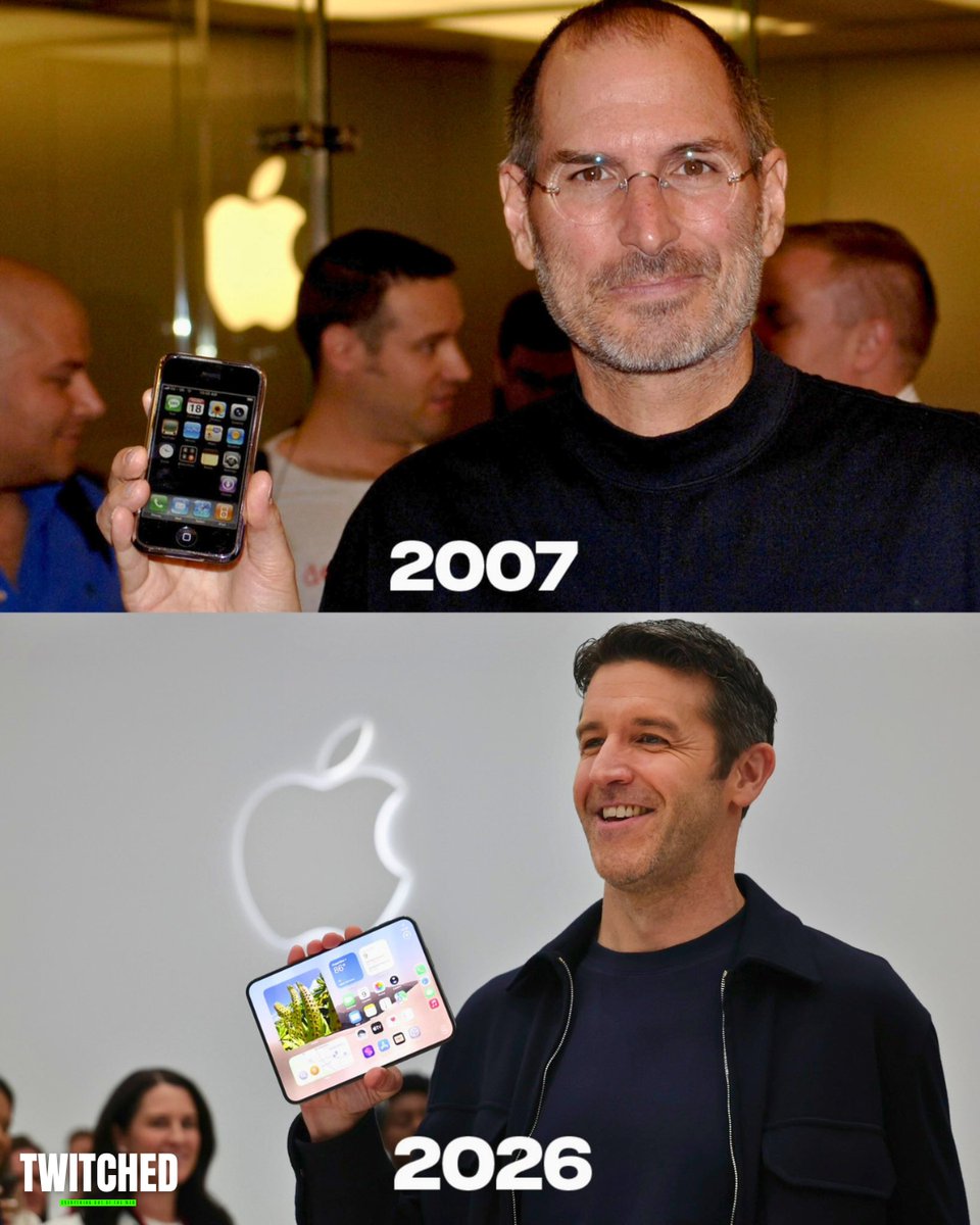 TwitchedNews's tweet photo. 📱🍏🕰️ FLASH || 19 ans séparent Steve Jobs présentant le premier iPhone et John Ternus dévoilant le premier iPhone pliable d’Apple.

L’iPhone Duo, annoncé mercredi, s’ouvre sur un écran de 7,6 pouces et démarre à 1 999 dollars. https://t.co/7hDKxYo8w3