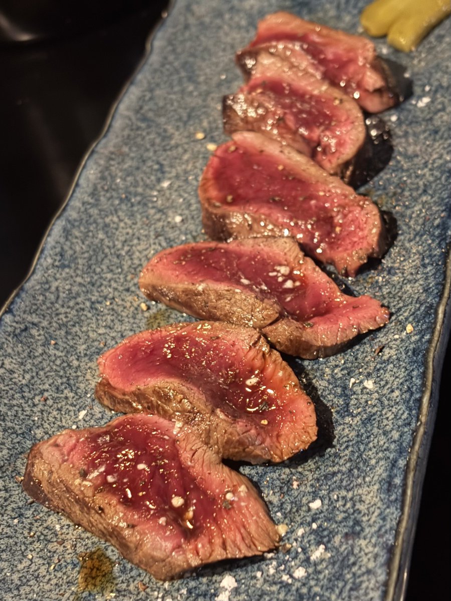 ssknmaster's tweet photo. すすきのにある居酒屋「せっちゃん」

こんなパグレベルに鮮度の良い鹿肉を出す店が存在したとは…今まで食った中でNo. 1に旨い。
しかも900円と値段も手頃。神店。 https://t.co/putaWg9Q3h