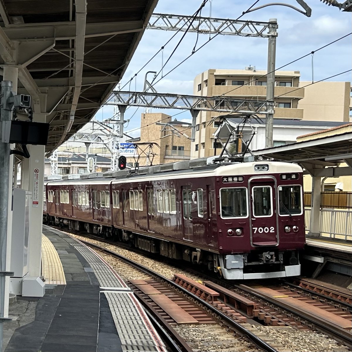 1259K_train's tweet photo. 阪急宝塚本線 #阪急運用 
・急行大阪梅田1110レ 5104F
・普通大阪梅田1230レ 7002F
・普通雲雀丘花屋敷1141レ 1006F https://t.co/AVX7u4rIQj
