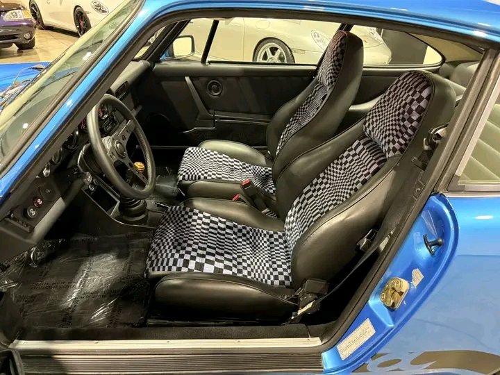 autotitandrive's tweet photo. Minerva Blue Metallic and Pasha. This 1980 Porsche 911 SC gets the details right.

Showing 15,365 original miles, it pairs a 3.0-liter air-cooled flat-six with a 915 five-speed manual, ducktail deck lid, Carrera side graphics

#Porsche911 #Porsche911SC #AirCooledPorsche #Porsche https://t.co/CIkUm2N5DC