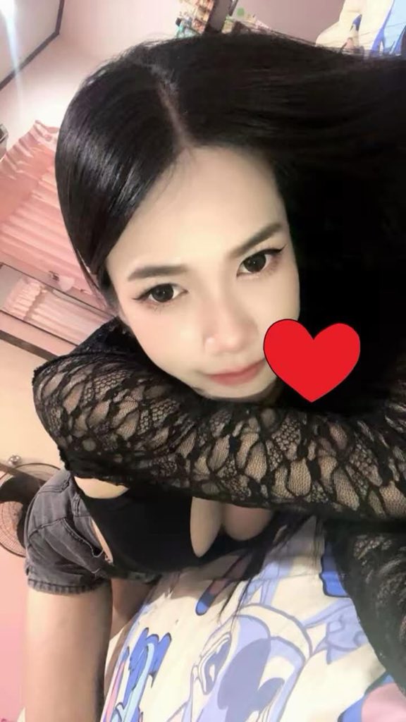 Charolettelexgu's tweet photo. ฝนตกบรรยากาศดีมาก เหงาจังหน้าโดนตอก  #พัทยา #พัทยาfwb #พัทยาใต้ https://t.co/QpGvnXpdm3