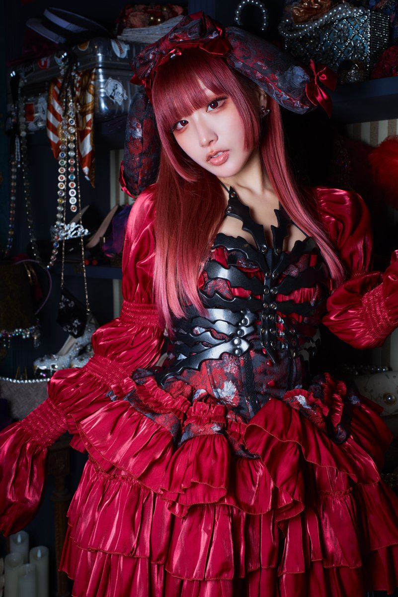 ItoWnpc's tweet photo. 2026-05-24  smooth撮影会(@smooth_tokyo)    
model　七星めろんさん(@nanasemeron　)
ドラゴンアーマー&amp;レッドドレス　その⑤ https://t.co/C86CAaMWYC