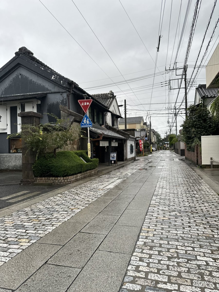 bar_torazo's tweet photo. 「マスター。もう平日ヤラないの？🥃」「申し訳ないです…週末の売上がコロナ禍前に戻せたら考えます🐯」はてさて、蟹工船の出航が止まり…いつ以来かな今夜は平日営業なう👊更に今月からご常連各位だけにエコひいき再開🤘ご来店の当該週&amp;翌週に再来店時ご本人のみカヴァーチャージ無料🤘毎週来てね❣️ https://t.co/AYq1wsqerS