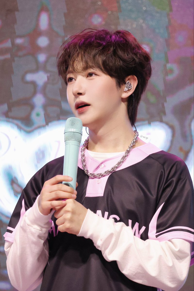 2_mygift's tweet photo. 260910 한양여대
💓
#런쥔 #RENJUN 
#NCTDREAM #NCT https://t.co/EL8tPJhxXy