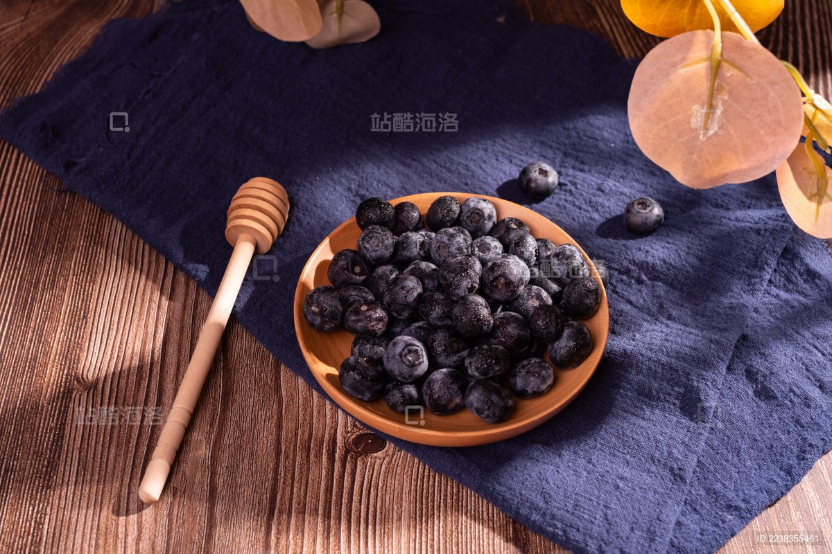 ambew015048's tweet photo. Just tried the new organic blueberries from the local farm—super juicy, burst with natural sweetness, zero weird aftertaste! Perfect for morning smoothies or snacking https://t.co/fUlhlYw3fb