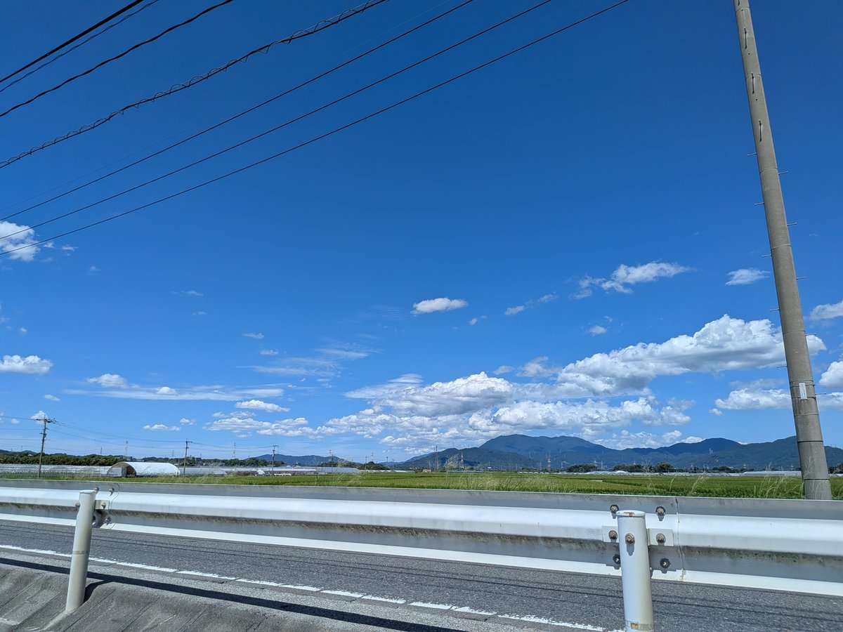 bot_Ogoori's tweet photo. 涼しくなった反面、こんな景色が見られなくなった気がする https://t.co/HCqLG6zVv3