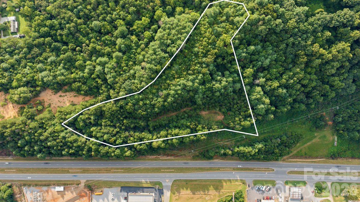 SellingtheMtns's tweet photo. Sylva Road, Franklin, NC, 28734
0 bed | 
Active | $225,000
https://t.co/r2AusNsDAd
8.12 WOODED ACRES JUST OUTSIDE FRANKLIN WITH EXCITING RESIDENTIAL POSSIBILITIES! Conveniently situated along 441 N/Sylva Road and directly across from Vencinos, this property offers a unique... https://t.co/Dl1NtLHP6N