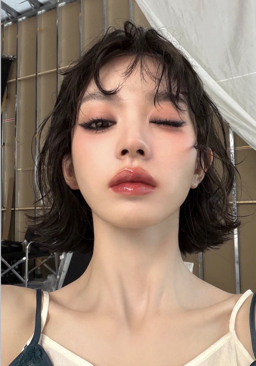 Cat77_7770's tweet photo. سموكي ميكب و شعرها قصيررر #Tianxiwei 
تياننن u ate girl https://t.co/mjHXYZhRCw
