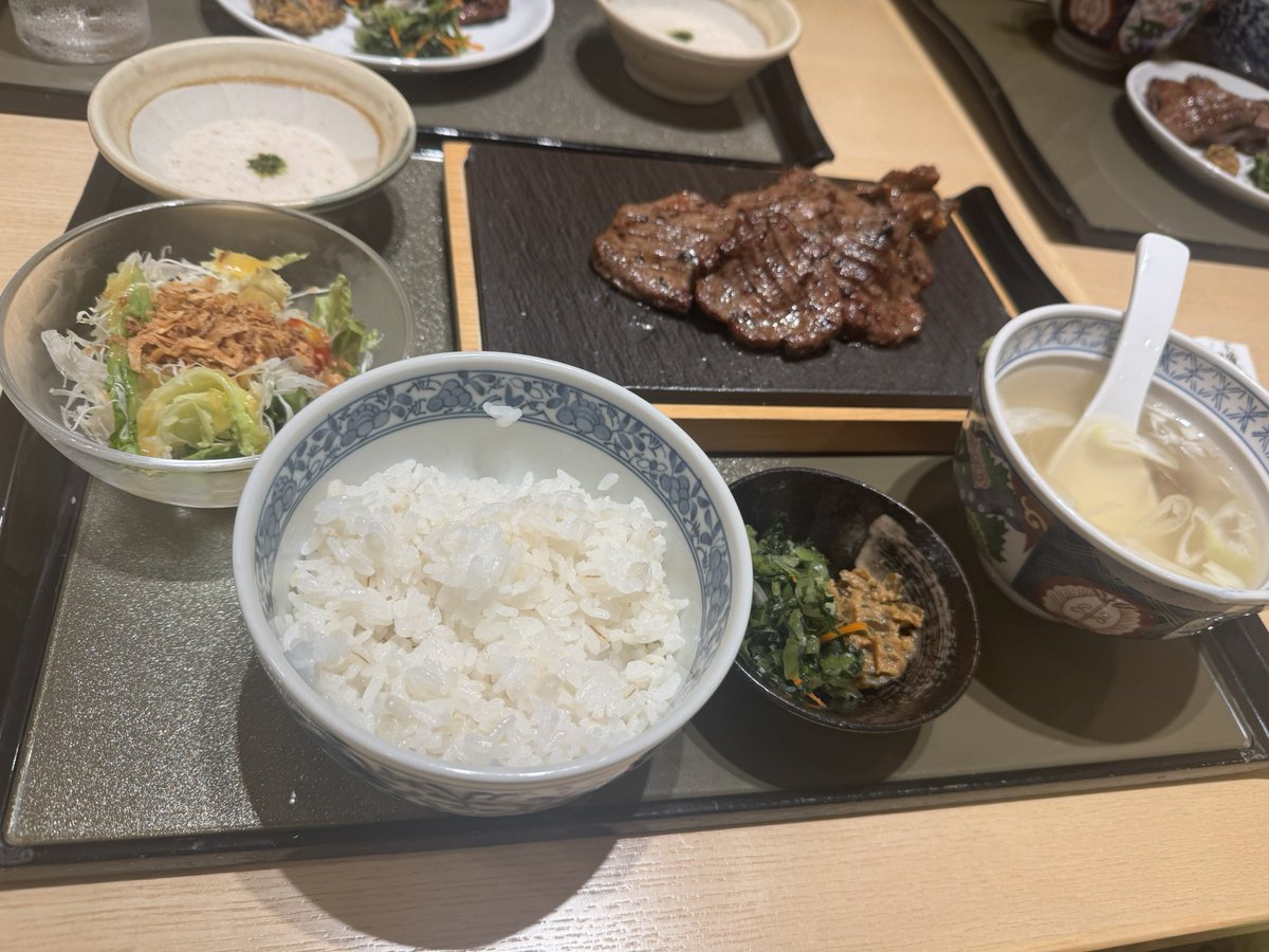 TB1235467's tweet photo. 咳が酷くになって、早退して小田急線に乗ったら

座ってめちゃくちゃいびきしてるオッさんがいた

後ろに子供とお母さんの会話が爆笑

:ママ、あの人のいびきはパパより〜

:静かに！

まさに童言無忌ですね！ https://t.co/tzbWTzljUI