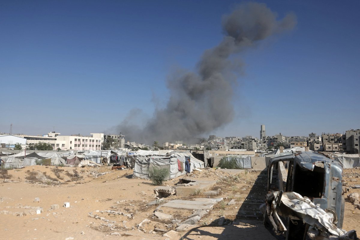 AJEnglish's tweet photo. Israeli attacks kill at least four Palestinians in northern Gaza https://t.co/0P5lo0O1Ef https://t.co/h5L22lEkOh