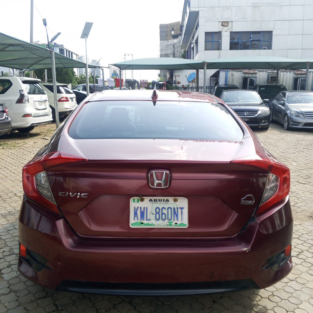 jojo_autos_ng's tweet photo. Distress Sale
Neatly Used Honda Civic 
Fullest Option 
2017 Model 
Keyless Entry 
Side and Reverse Camera 
Open Roof 
Reverse Camera 
Untouched System 
Original Custom Duty 
Going for 8 Million Naira 
Location  Abuja https://t.co/v86NphBG9L