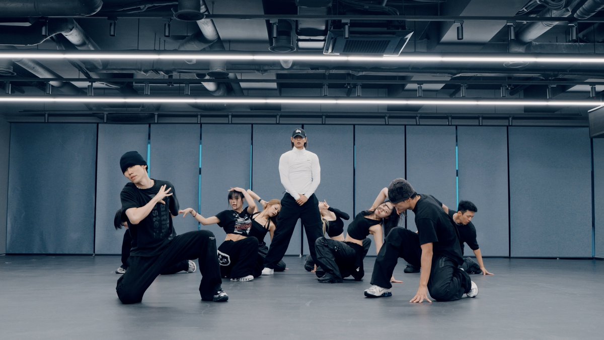SHINee's tweet photo. MINHO 민호 'Make it hot' Dance Practice

https://t.co/cdDQxKSAm2

#MINHO #민호
#Makeithot #MINHO_Makeithot
#SHINee #샤이니 https://t.co/s7MjEOBdyH