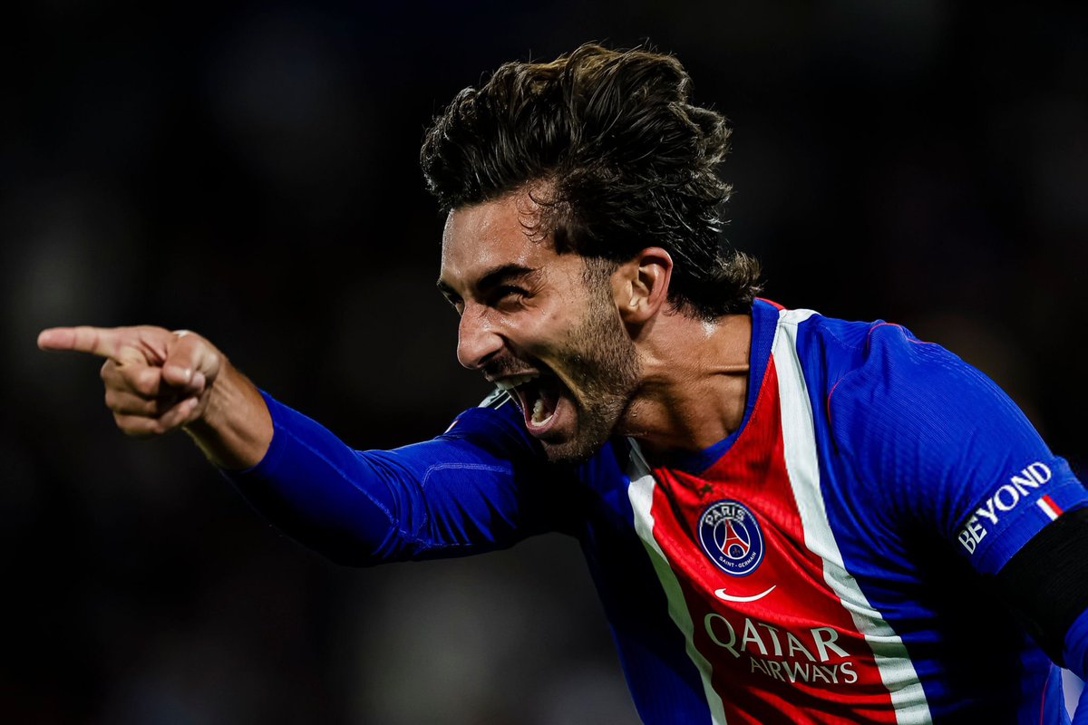 Forca_Fcb's tweet photo. فيران توريس❓

🎙️ ديكو:

لاعبو برشلونة يجب أن يكونوا سعداء وأن يكونوا في أفضل حالاتهم بنسبة 100%

أنا سعيد من أجله ومن أجل الهاتريك الذي سجله

كرة القدم مرتبطة كثيرًا بالحالة النفسية، وفي النهاية انتهى الأمر بشكل جيد للجميع

هو أراد الرحيل حتى يحصل على دور أكبر ويكون لاعبًا أساسيًا

إذا طلب اللاعب الرحيل، فنحن نسمح له بذلك

لقد قدم لنا الكثير جدًا

وأتمنى له التوفيق مع باريس سان جيرمان