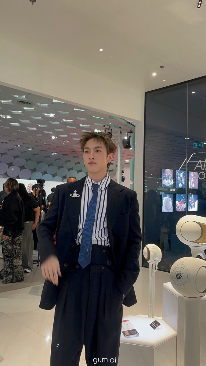 KmlSear38701's tweet photo. วันนี้มาหาสุดหล่อ #VivienneWestwoodAndJewellery
#PROXIEth
#PROXIEOnglee https://t.co/QmRIX2s7GK