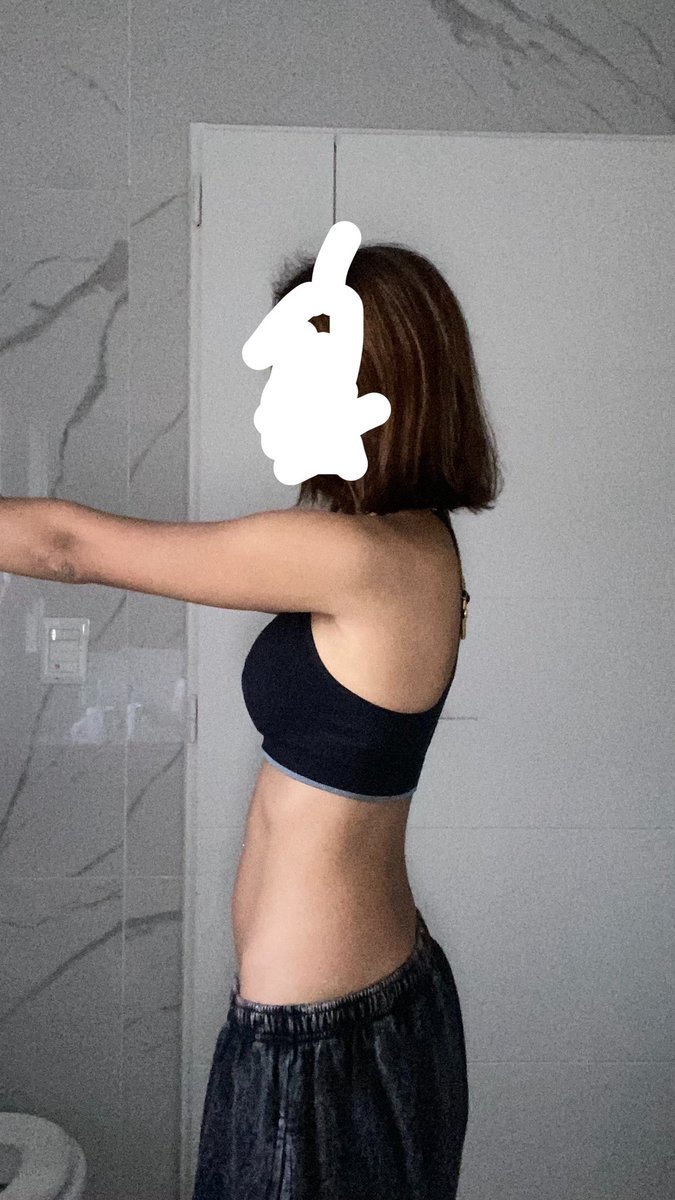 Zuzucreep's tweet photo. 49kg vs 43,2kg
Do yall see a difference from the front cause i only see from difference from the side lowk
Also my side profile looks so much better now
#bc #bodycheck https://t.co/Z81I2ghyUG
