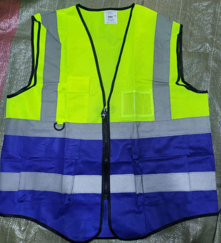 _amawear's tweet photo. 🔥 REFLECTORS SALE! 🦺10% OFF when you order 20+ pieces + FREE delivery on 100 pieces.Different sizes &amp; colours available. Sale ends 12 Sept!📞 0797 732 458 | 🌐 https://t.co/cIfdZNeoUf#AmaCollection #Reflectors #ItsPossible https://t.co/531oUzHJsW