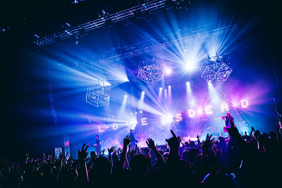 despairsrayinfo's tweet photo. 【LIVE DVD💿】発売決定！

2026年5月4日、Zepp DiverCity（TOKYO）にて開催された
D’ESPAIRSRAY LIVE 2026「RAPTURE」のLIVE DVD発売が決定！

SOLD OUTとなったZepp DiverCity(TOKYO)公演の模様を収録したLIVE DVDを発売いたします。

詳細は後日！

#DESPAIRSRAY
#RAPTURE https://t.co/dDMgL2EcVc