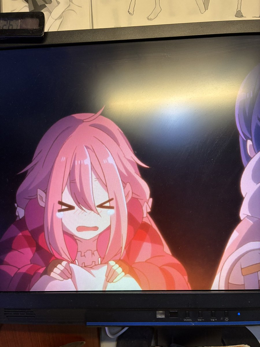 noborutama's tweet photo. ヤニネコ観終わったら、自動でゆるキャン△一話が始まった https://t.co/Y2v12ZLafE