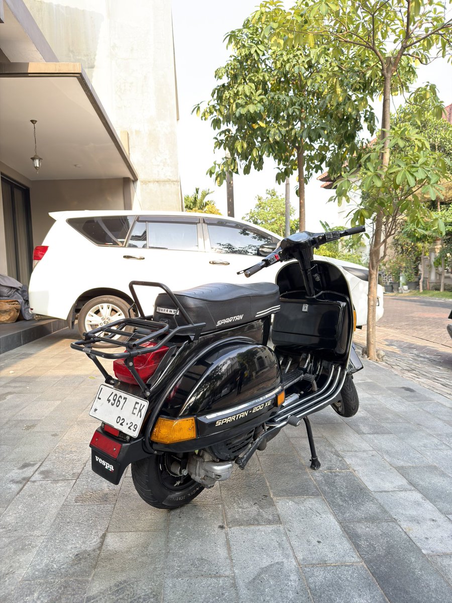 alfinachmad's tweet photo. Vespa Spartan 200cc

•Engine 
Full Original 
Knalpot BGM
Over all daanmotor 80%

•Body 
Shock depan SIP
Shock belakang SIP
Standart SIP
Velg D/B SIP 
Hand grip SIP
Handle SIP 
Footstep FA Italy 
Jok Original spartan 
Kelistrikan DC 
Lampu siem + LED
Riting Daanmotor Premium ori https://t.co/rTAIVC2QNE