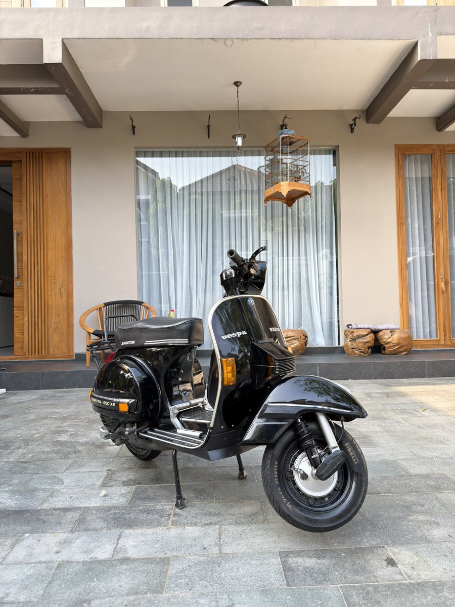 alfinachmad's tweet photo. Vespa Spartan 200cc

•Engine 
Full Original 
Knalpot BGM
Over all daanmotor 80%

•Body 
Shock depan SIP
Shock belakang SIP
Standart SIP
Velg D/B SIP 
Hand grip SIP
Handle SIP 
Footstep FA Italy 
Jok Original spartan 
Kelistrikan DC 
Lampu siem + LED
Riting Daanmotor Premium ori https://t.co/rTAIVC2QNE