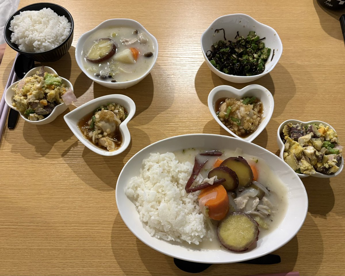 Meron_nz's tweet photo. ご飯作った〜ᕷ*.°作り置き多め https://t.co/OK9SrF0XTO