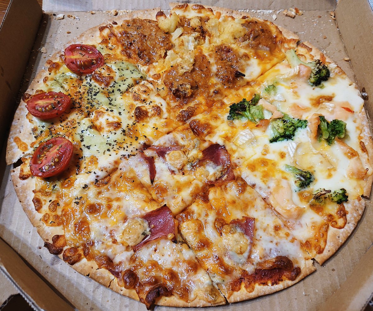 glglttt8402's tweet photo. @kusubashishiya Pizza is LIFE ！ https://t.co/Es1sKDfBLK