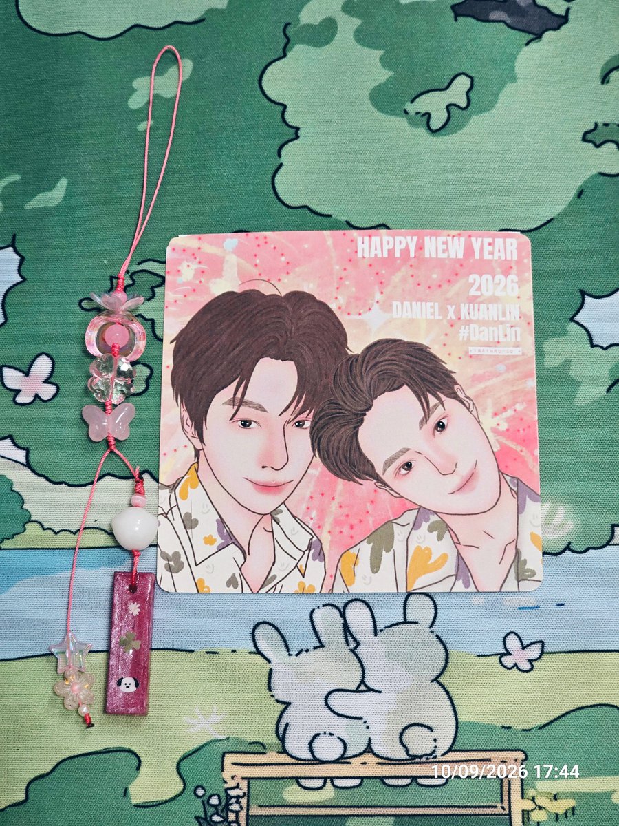 keawkung2's tweet photo. ได้รับแล้วววว🎉🎉🎉
ขอบคุณคุงฟ่านมากๆ ยังน่ารักเหมือนเดิม
ได้ฤกษ์เปลี่ยนที่ห้อยโทรศัพท์แล้ว
คิดว่าจะห้อยไปด้วยกันเลยแต่ต้องเอาอันเดิมไปซักก่อน มอมมากๆ555
ขอให้คุงฟ่านมีความสุขมากๆ สุขภาพแข็งแรงเช่นกันนะคะ💪💪💪
เป็นกำลังใจให้คุงฟ่านตลอดไปเล้ยยยยย✌️✌️✌️ https://t.co/9BMVc8M4cx