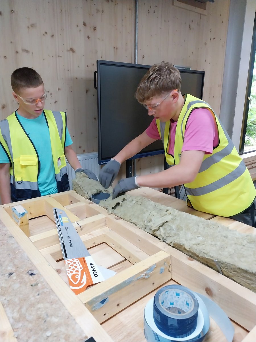 PathwaysNLC's tweet photo. Pathways youth have been working extremely hard at @VerdancyGroup experiencing the process of retrofitting - learning about different types of insulation, air tightness and heat retention within buildings @nlcpeople https://t.co/ZRXIOUOK3m