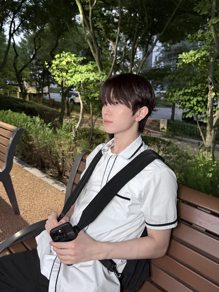 TNX_Official's tweet photo. 2학년 오성준 여자친구 있나요 익명이요

#TNX #티엔엑스
#오성준 #SUNGJUN
#Die_Another_Day
#PNATION #피네이션 https://t.co/IFmQfiJFI4