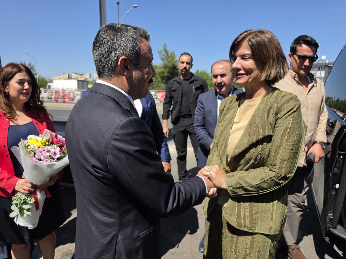 HsnozcoskunMHP's tweet photo. AK Parti Diyarbakır Milletvekilimiz Sayın Suna Kepolu Ataman, partimize hayırlı olsun ziyaretinde bulundu. Nazik ziyareti ve hoş sohbeti için kendisine teşekkür ederim.@dbdevletbahceli @MHP_Bilgi @MHPDYARBAK7n https://t.co/riYQ0AR42J