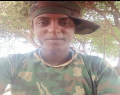Sistaliano's tweet photo. Another one down! 🇳🇬🔥

Operation Fansan Yamma troops have neutralised a suspected terrorist in Shinkafi, Zamfara State, after engaging a group of terrorists on motorcycles.

The suspect was found with camouflage gear, 4 phones and ₦30,350 cash. His phone also reportedly contained photos of him posing with a PKM machine gun.

The message is simple, our security forces are not sleeping. The North-West must know peace again. 🇳🇬💪🏾

#OperationFansanYamma #Nigeria #Security #NorthWest #Zamfara
