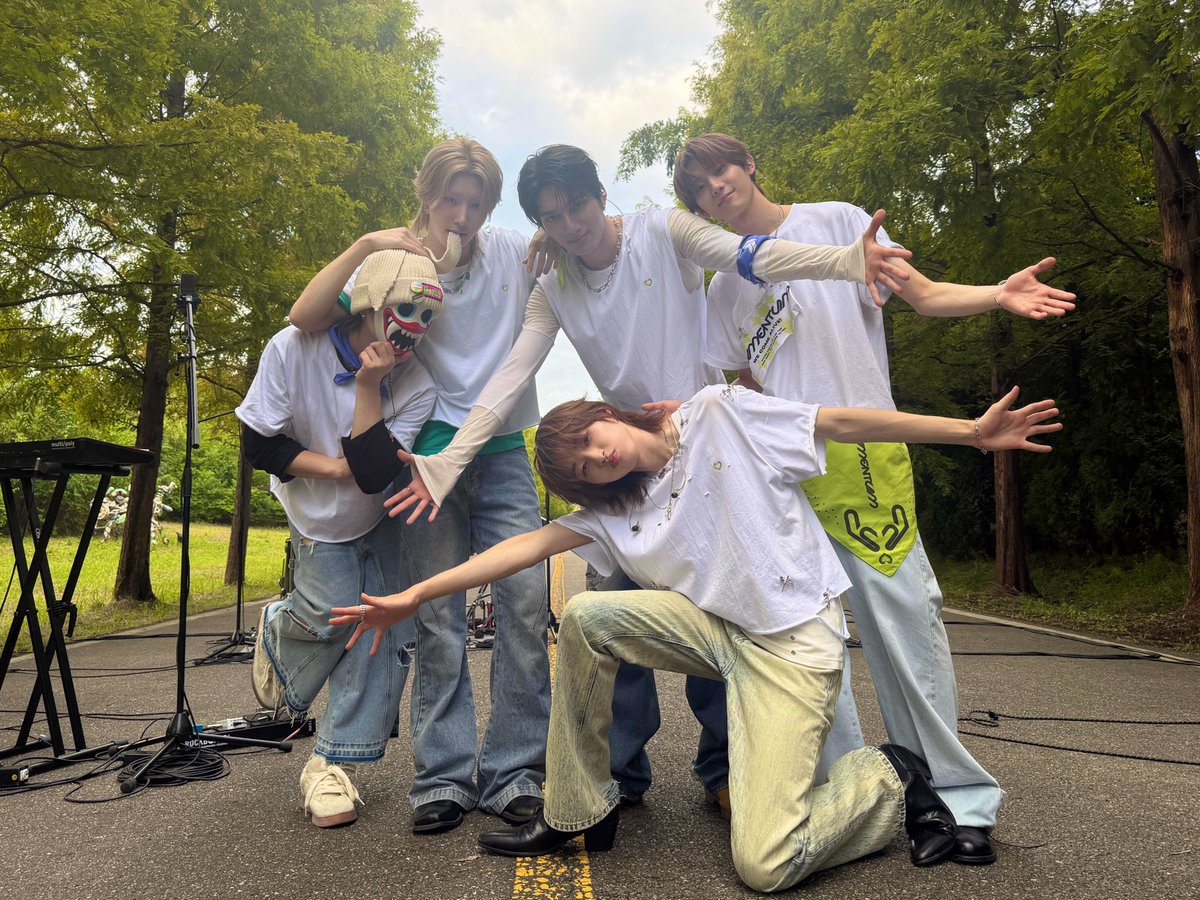 hrtzwav's tweet photo. [hrtz.pic] 260910

Beyond the Studio 🌿

#hrtzwav #하츠웨이브 
#TheSecondWave_MOMENTUM 
#MOMENTUM #ALIVE https://t.co/5PWDPwHcRs