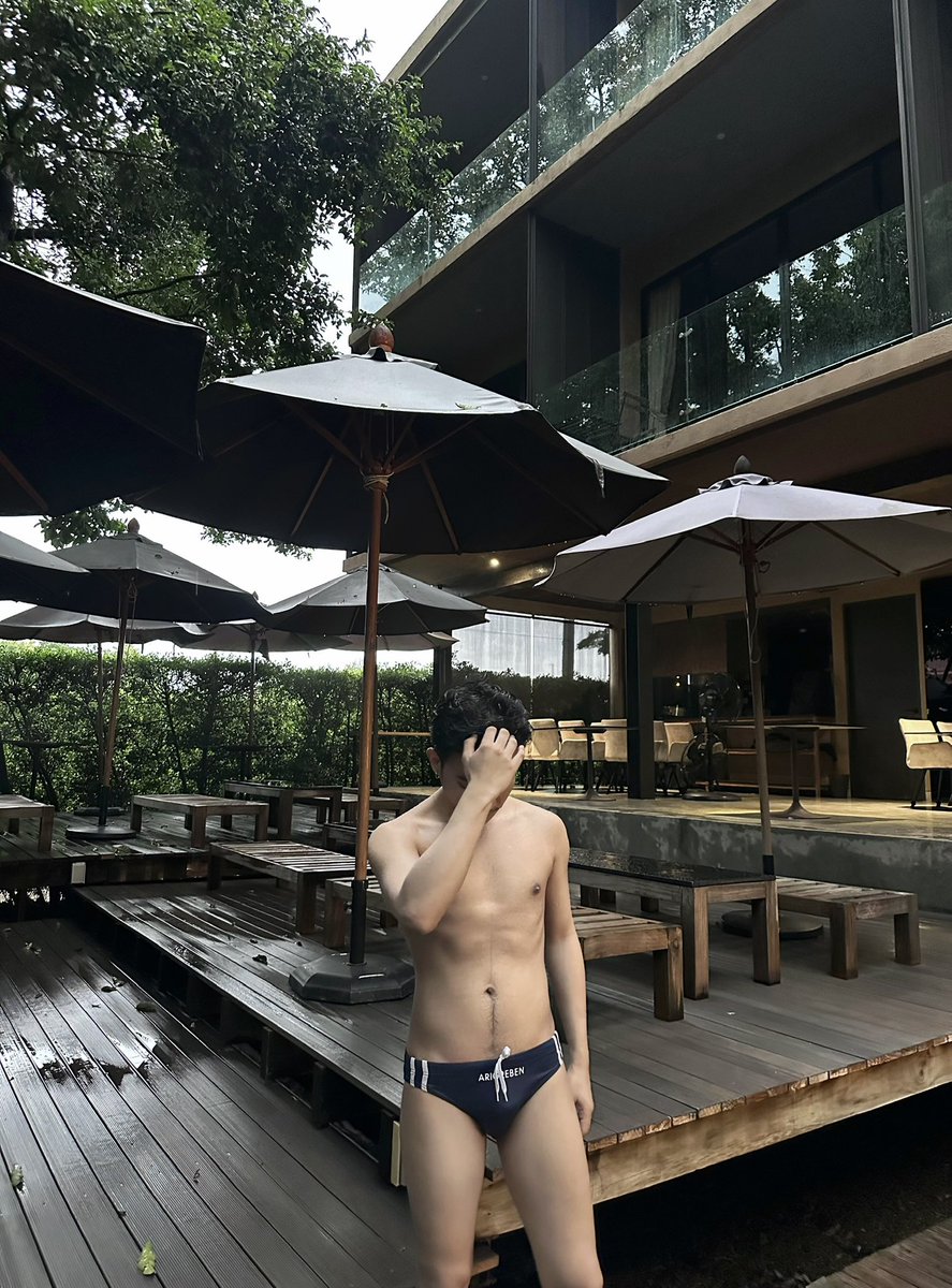 F212121_'s tweet photo. 🏊🏻‍♂️ https://t.co/GusE4gOX4O