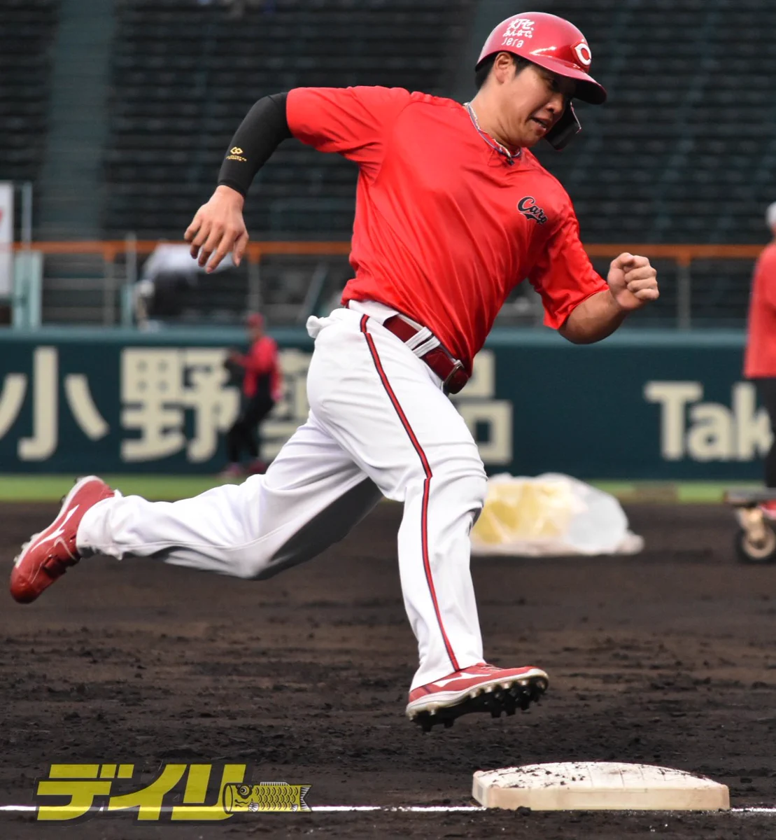 カープ　ユニフォーム　石原貴規 デイリースポーツ広島 on X: 