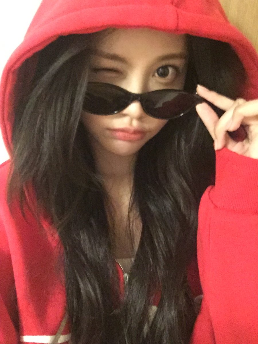 ynsetya_xrmen's tweet photo. 260910 CARMEN WEVERSE POST

😎😎😎😎😎😎😎😎

#CARMEN #카르멘 
#Hearts2Hearts #하츠투하츠 #H2H https://t.co/e4lHt8rU77
