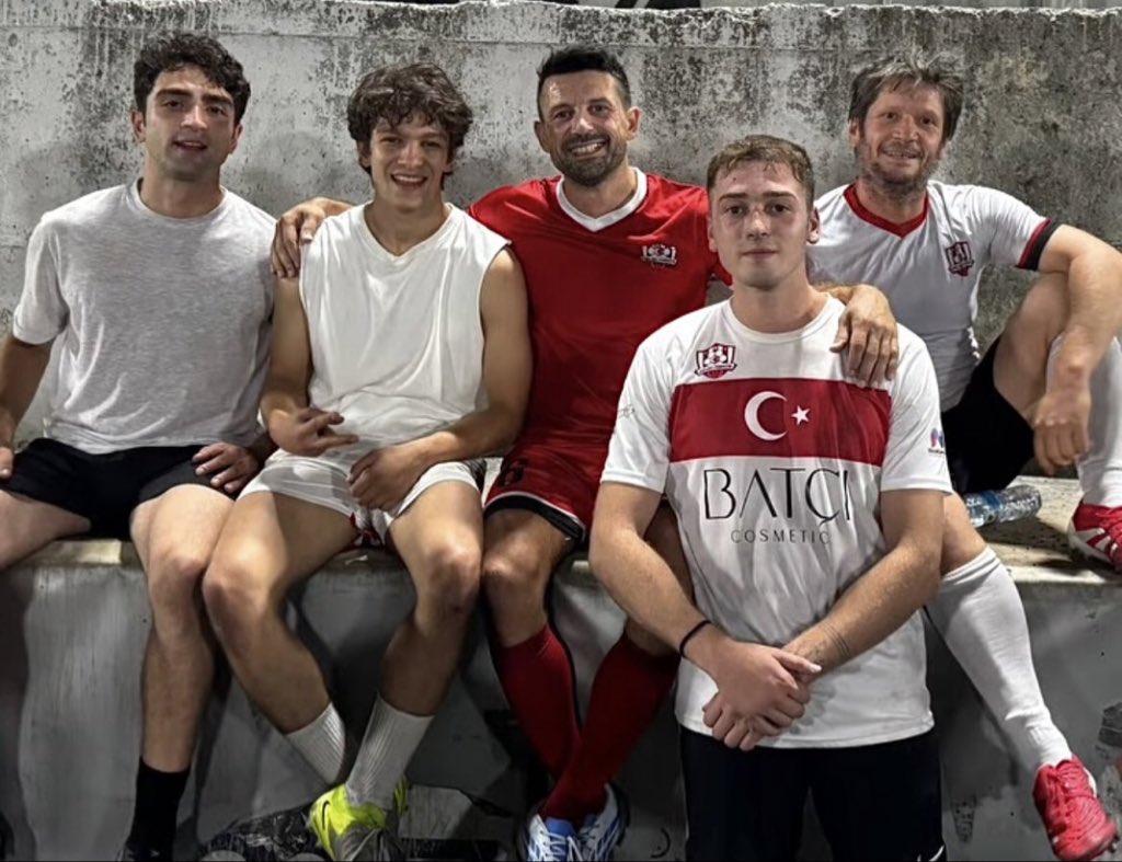 pixyord's tweet photo. eğer çekim değilse kaanın bileğindeki toka nee???? https://t.co/1jdvzqgxK2