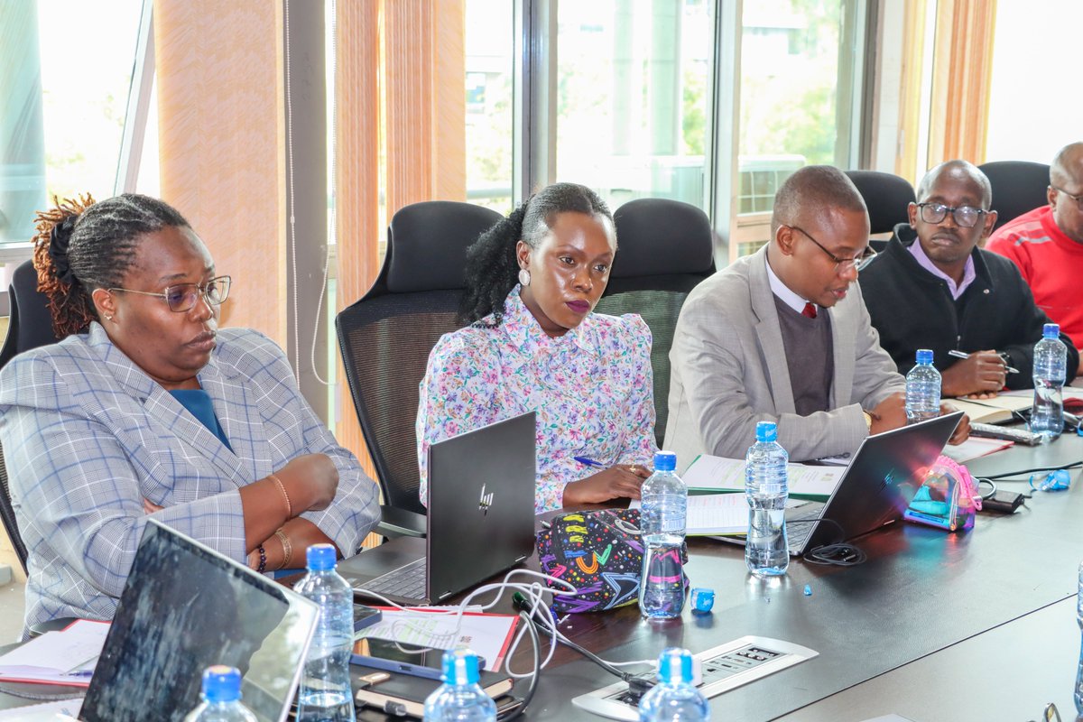 CLE_Kenya's tweet photo. Yesterday, @CLE_CEO  Prof. Jack Mwimali hosted Mr. Isaac Kuloba, Ag. Director/Chief Executive Officer of the @SchoolofLawKE, for a meeting to discuss areas of mutual interest and collaboration between the two institutions.

The meeting provided an opportunity to strengthen institutional engagement and collaboration in legal education and training in Kenya.

For more information, visit https://t.co/wOHYogLaFs or email support@cle.or.ke. 

#CLE #KSL #Law #Lawyers