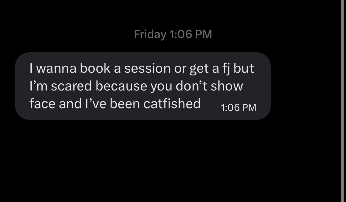 Goldfeetgoddess's tweet photo. Looool I shouldn’t laugh, but my feet are from catfish and if you want to book a session, my feet should be the main focus, not what I look like, unless you’re worshipping my face 😂 https://t.co/6tCVDzCoUj